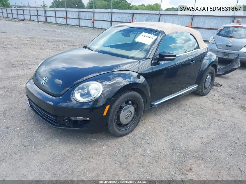 2013 Volkswagen Beetle 2.5L VIN: 3VW5X7AT5DM831867 Lot: 42230853