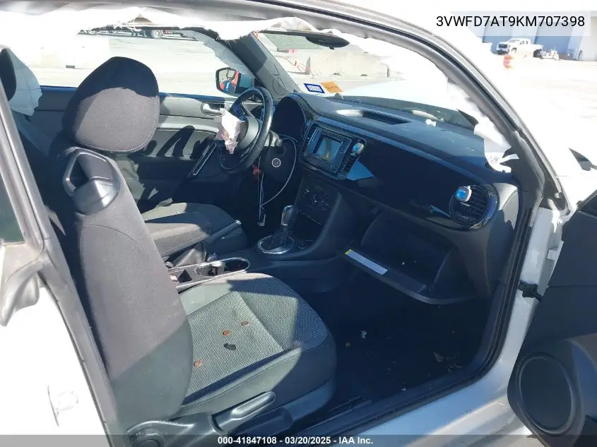 2019 Volkswagen Beetle 2.0T Final Edition Se/2.0T Final Edition Sel/2.0T S VIN: 3VWFD7AT9KM707398 Lot: 41847108