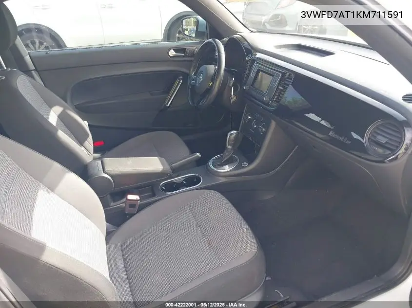 2019 Volkswagen Beetle 2.0T Final Edition Se/2.0T Final Edition Sel/2.0T S VIN: 3VWFD7AT1KM711591 Lot: 42222001