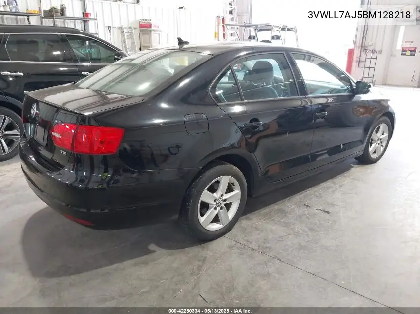 2011 Volkswagen Jetta 2.0L Tdi VIN: 3VWLL7AJ5BM128218 Lot: 42250334