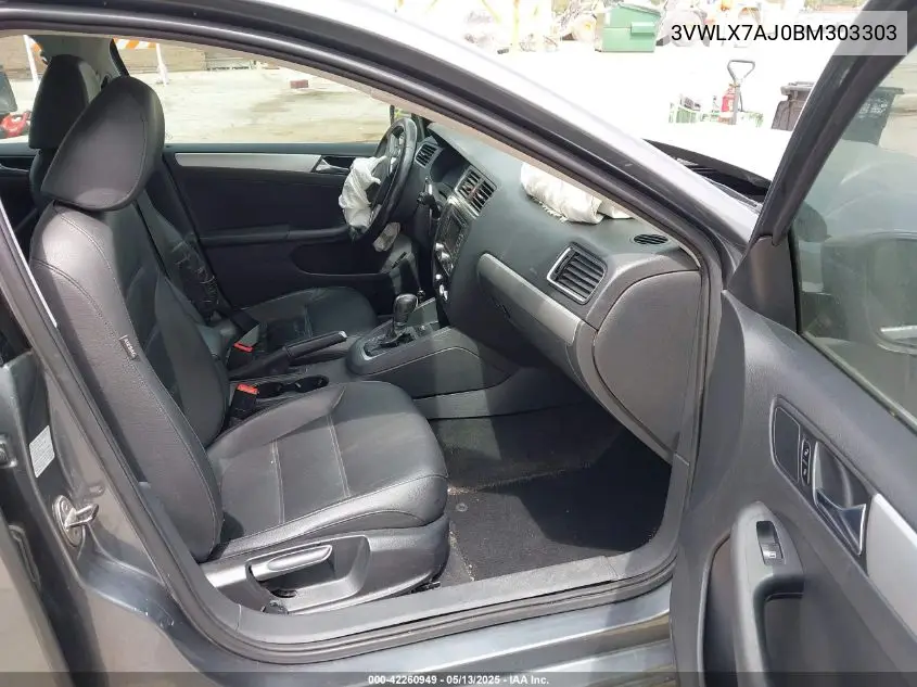 2011 Volkswagen Jetta 2.5L Sel VIN: 3VWLX7AJ0BM303303 Lot: 42260949