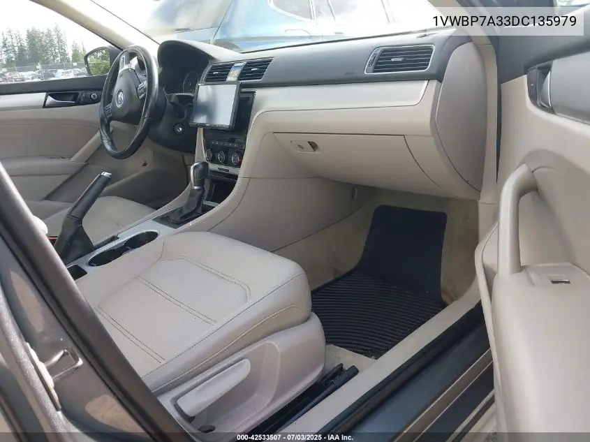 2013 Volkswagen Passat 2.5L Se VIN: 1VWBP7A33DC135979 Lot: 42533507