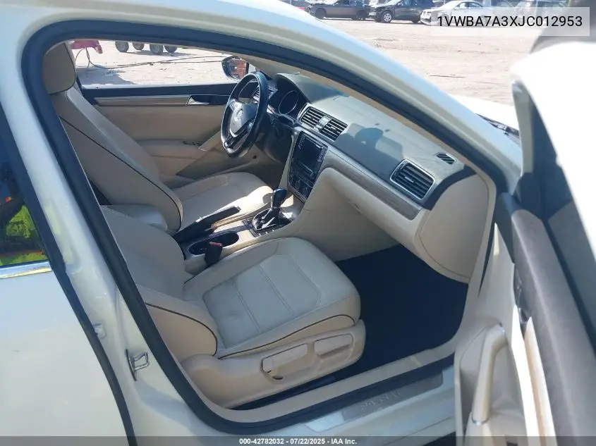 2018 Volkswagen Passat 2.0T Se VIN: 1VWBA7A3XJC012953 Lot: 42782032