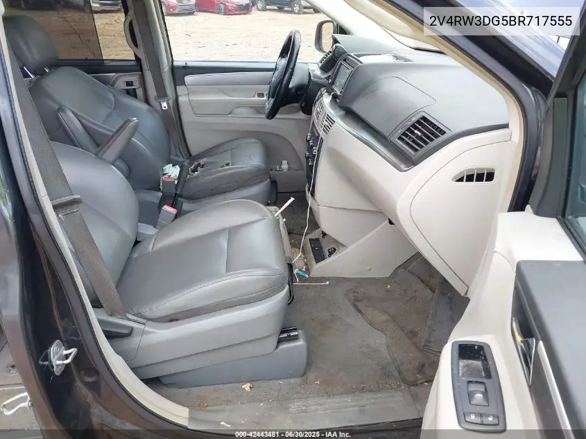 2011 Volkswagen Routan Se VIN: 2V4RW3DG5BR717555 Lot: 42443481