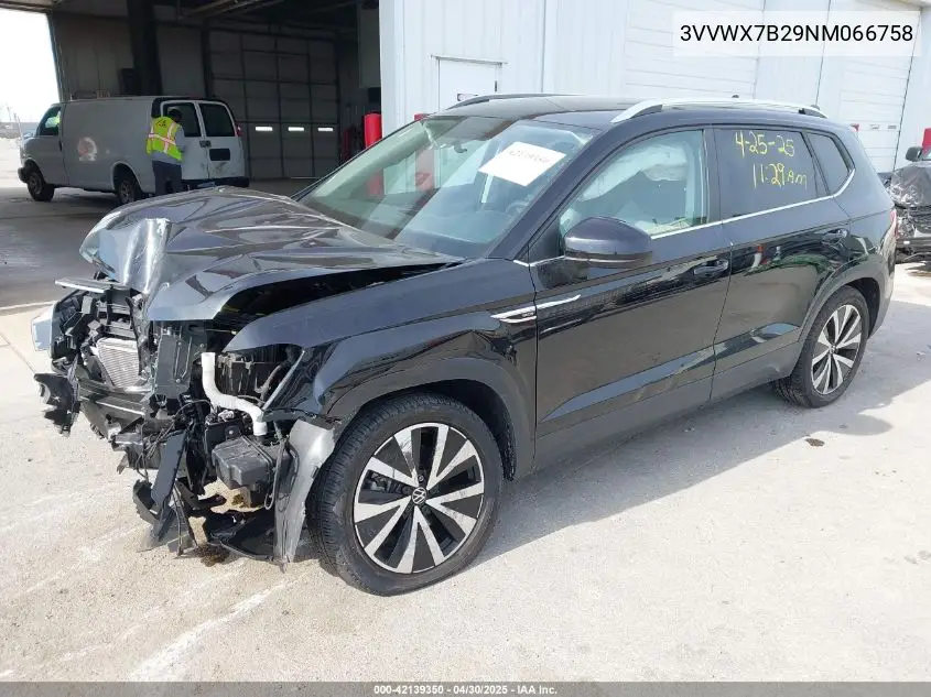 2022 Volkswagen Taos 1.5T Se VIN: 3VVWX7B29NM066758 Lot: 42139350