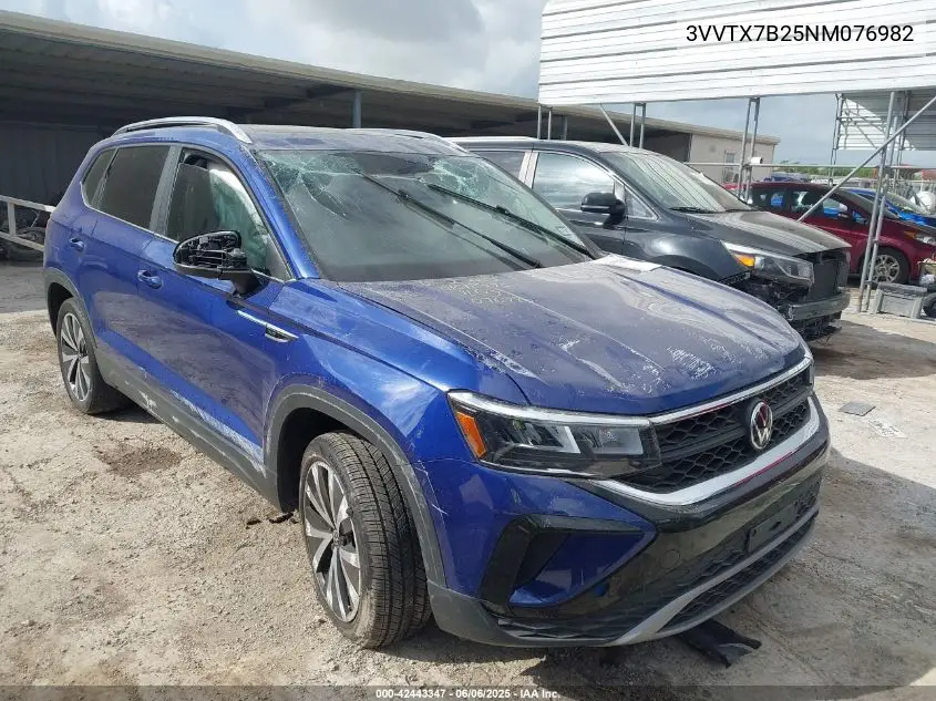 2022 Volkswagen Taos 1.5T Se VIN: 3VVTX7B25NM076982 Lot: 42443347