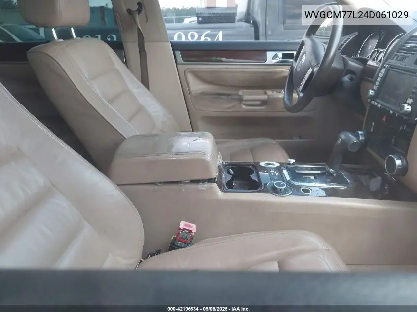 2004 Volkswagen Touareg V8 VIN: WVGCM77L24D061029 Lot: 42196634