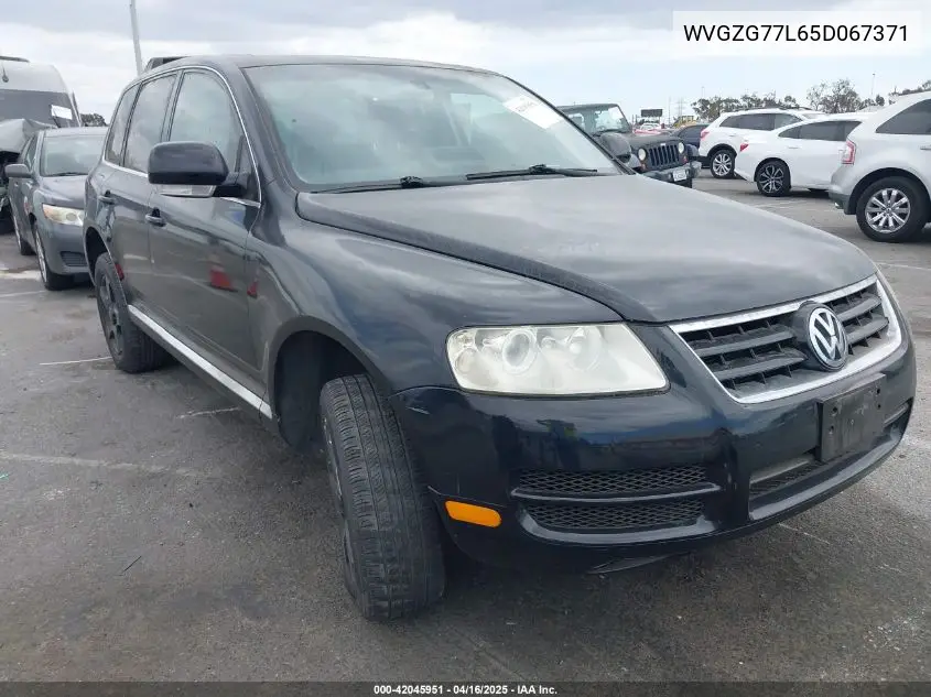 2005 Volkswagen Touareg V6 VIN: WVGZG77L65D067371 Lot: 42045951