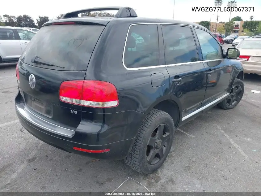 2005 Volkswagen Touareg V6 VIN: WVGZG77L65D067371 Lot: 42045951