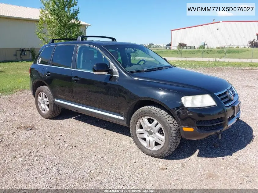 2005 Volkswagen Touareg V8 VIN: WVGMM77LX5D076027 Lot: 42643083