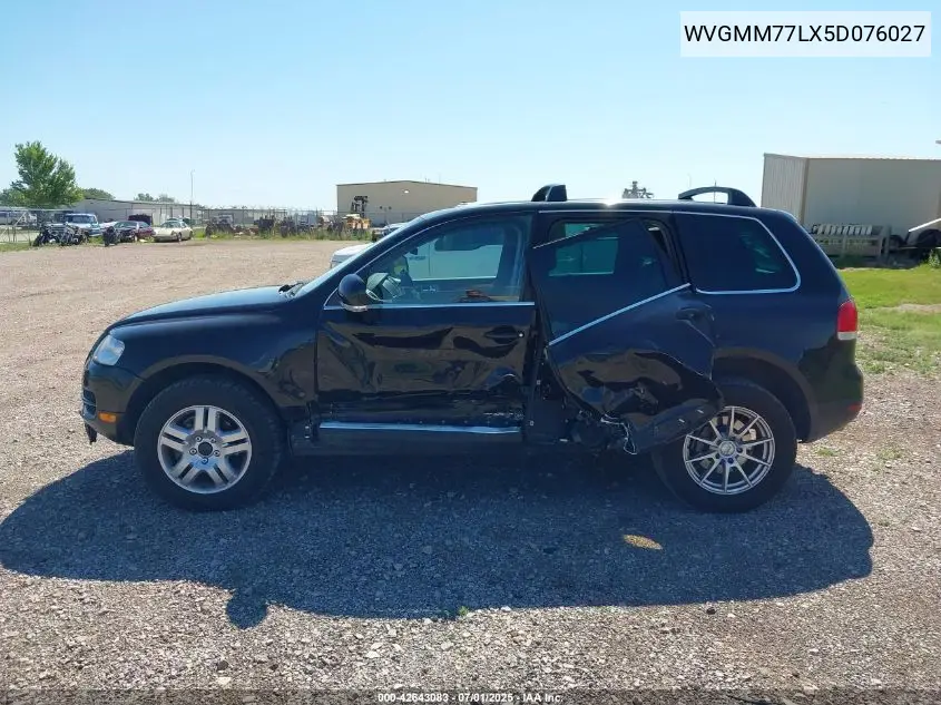 2005 Volkswagen Touareg V8 VIN: WVGMM77LX5D076027 Lot: 42643083