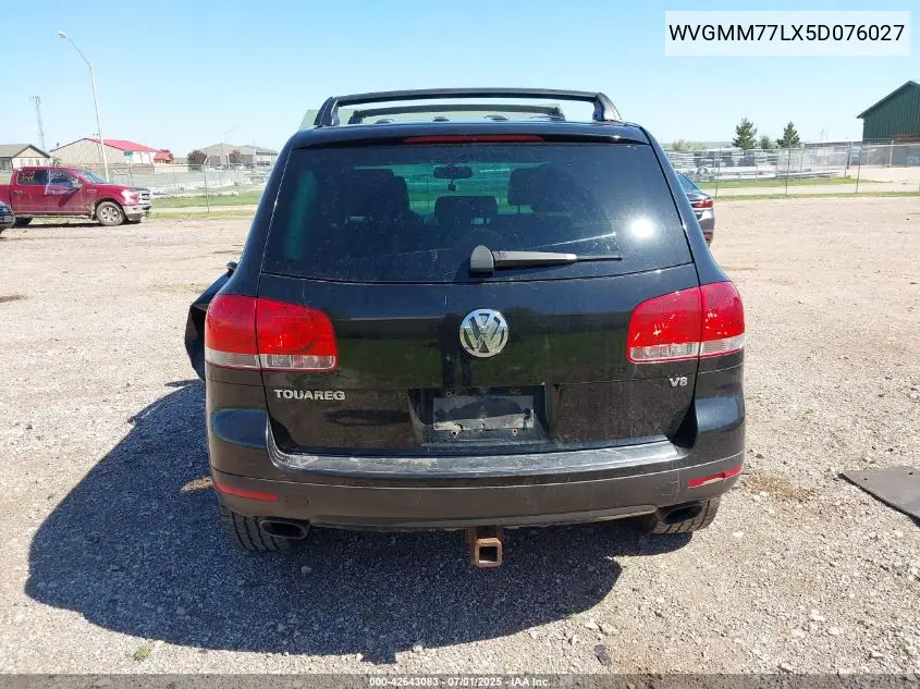 2005 Volkswagen Touareg V8 VIN: WVGMM77LX5D076027 Lot: 42643083