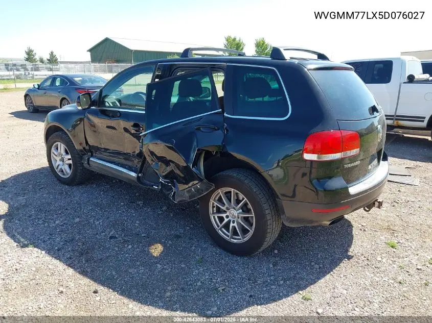 2005 Volkswagen Touareg V8 VIN: WVGMM77LX5D076027 Lot: 42643083