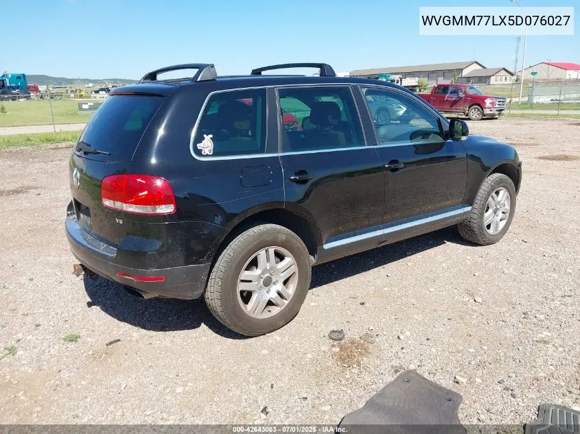 2005 Volkswagen Touareg V8 VIN: WVGMM77LX5D076027 Lot: 42643083