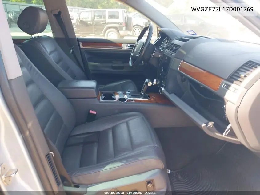 2007 Volkswagen Touareg V6 VIN: WVGZE77L17D001769 Lot: 42052393