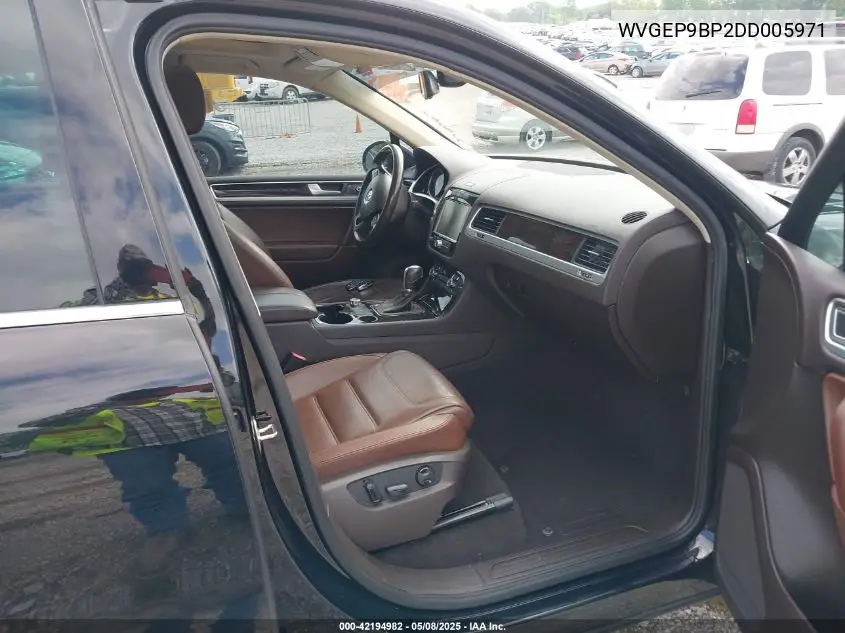 2013 Volkswagen Touareg Tdi Executive VIN: WVGEP9BP2DD005971 Lot: 42194982