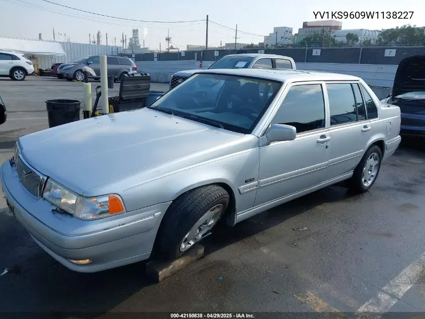 1998 Volvo S90 VIN: YV1KS9609W1138227 Lot: 42150838