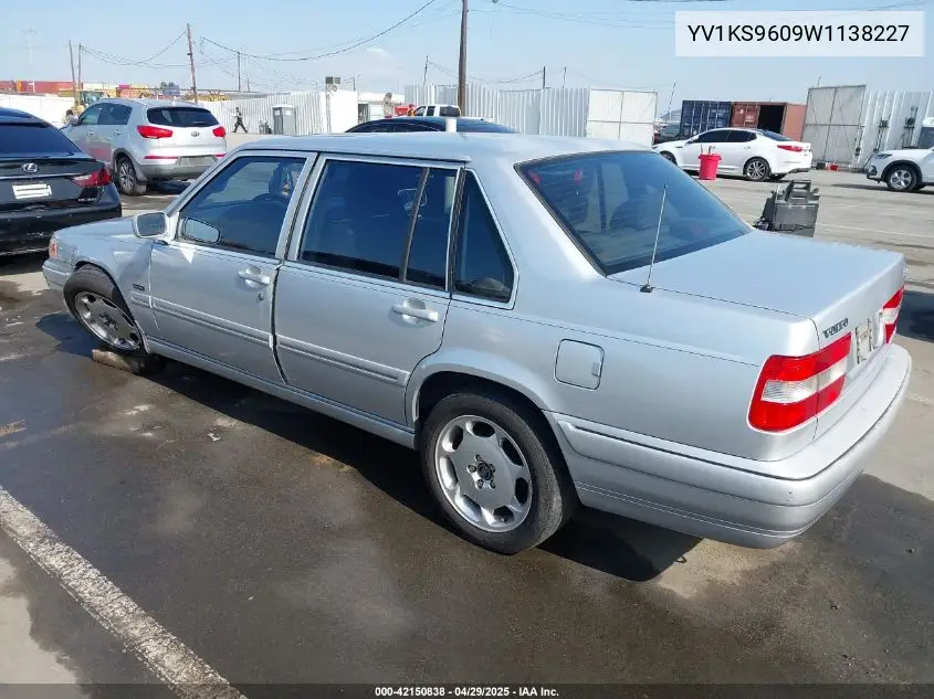 1998 Volvo S90 VIN: YV1KS9609W1138227 Lot: 42150838