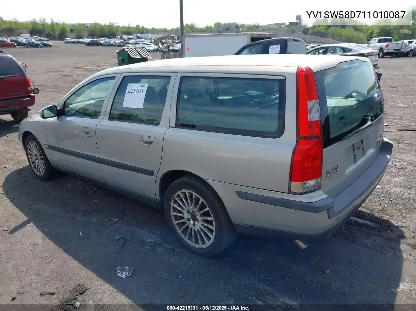 2001 Volvo V70 2.4T VIN: YV1SW58D711010087 Lot: 42219331