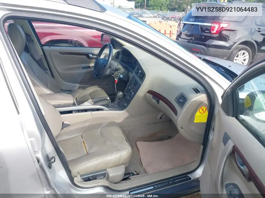 2002 Volvo V70 Xc VIN: YV1SZ58D921064483 Lot: 42705032