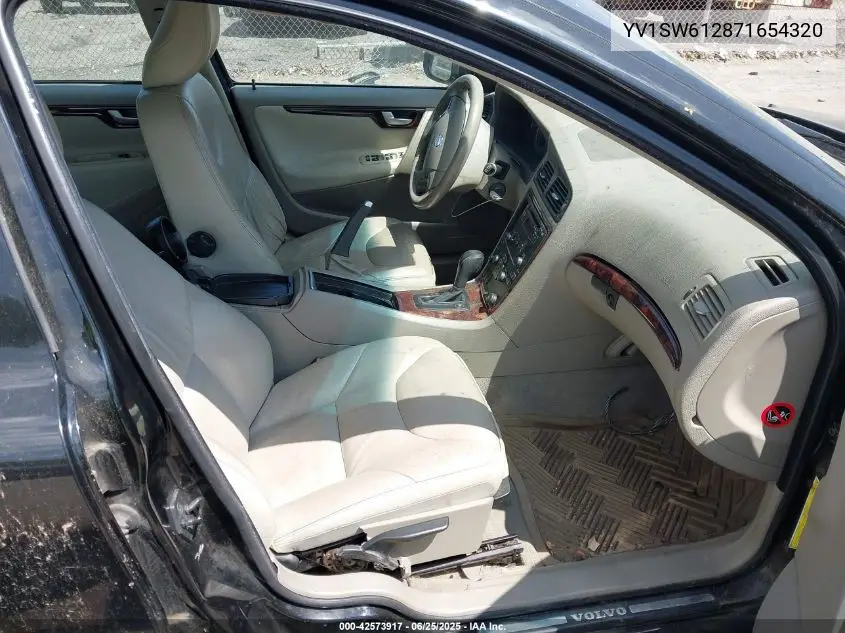 2007 Volvo V70 2.4 VIN: YV1SW612871654320 Lot: 42573917