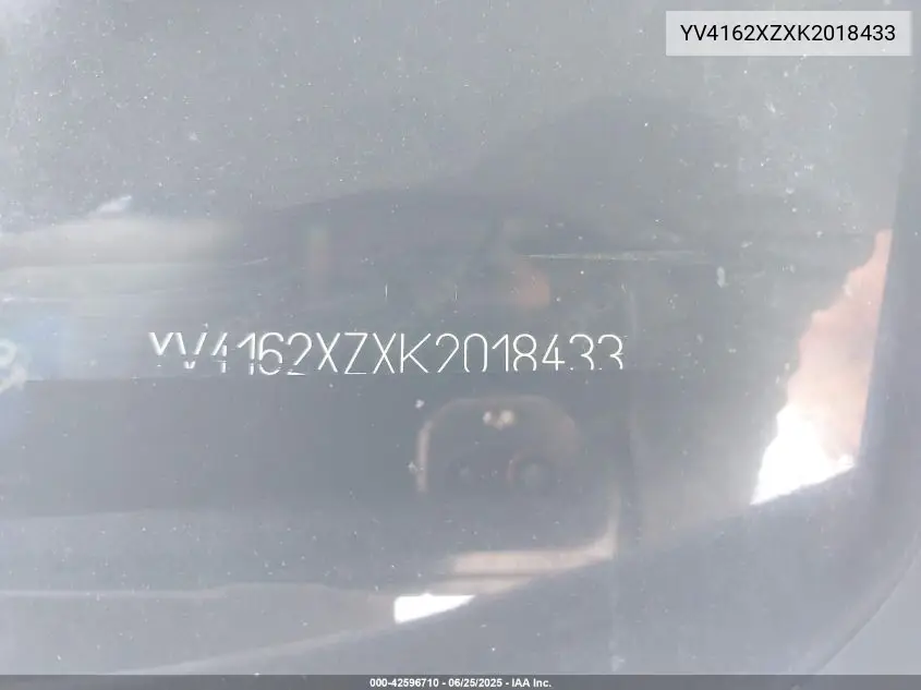 2019 Volvo Xc40 T5 Momentum/T5 R-Design VIN: YV4162XZXK2018433 Lot: 42596710