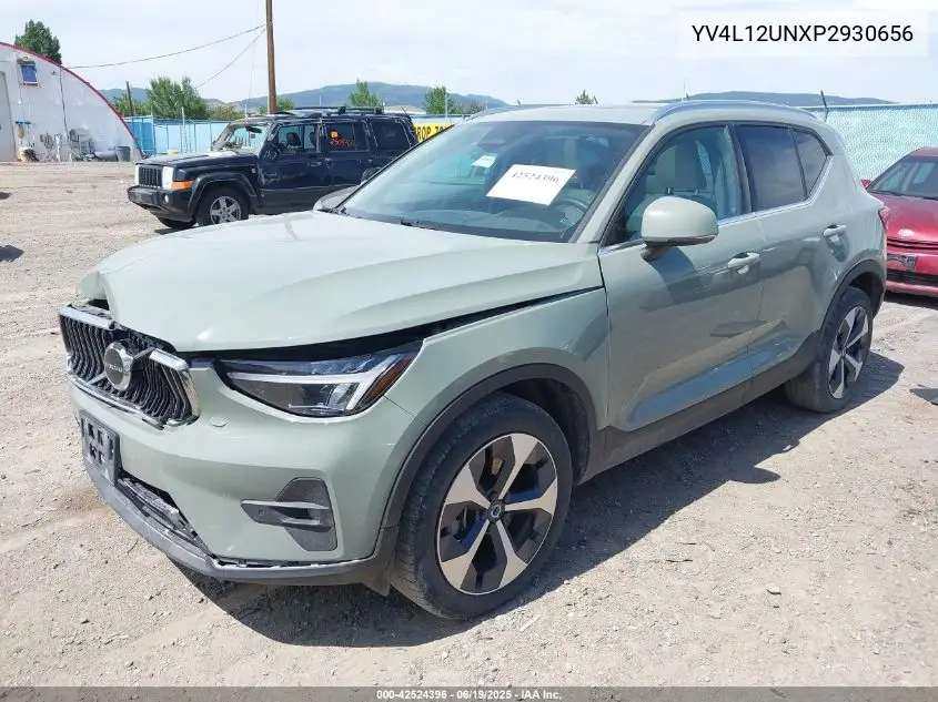 2023 Volvo Xc40 B5 Plus Bright Theme VIN: YV4L12UNXP2930656 Lot: 42524396