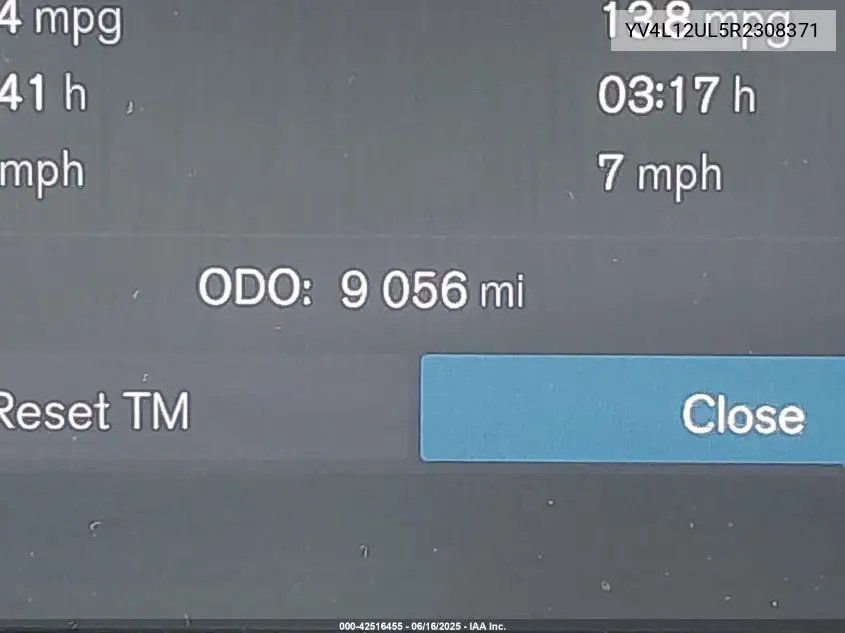 2024 Volvo Xc40 B5 Plus Dark Theme VIN: YV4L12UL5R2308371 Lot: 42516455