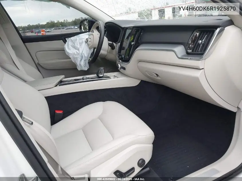 2024 Volvo Xc60 Recharge Plug-In Hybrid T8 Core Dark Theme VIN: YV4H60DK6R1925870 Lot: 42589682