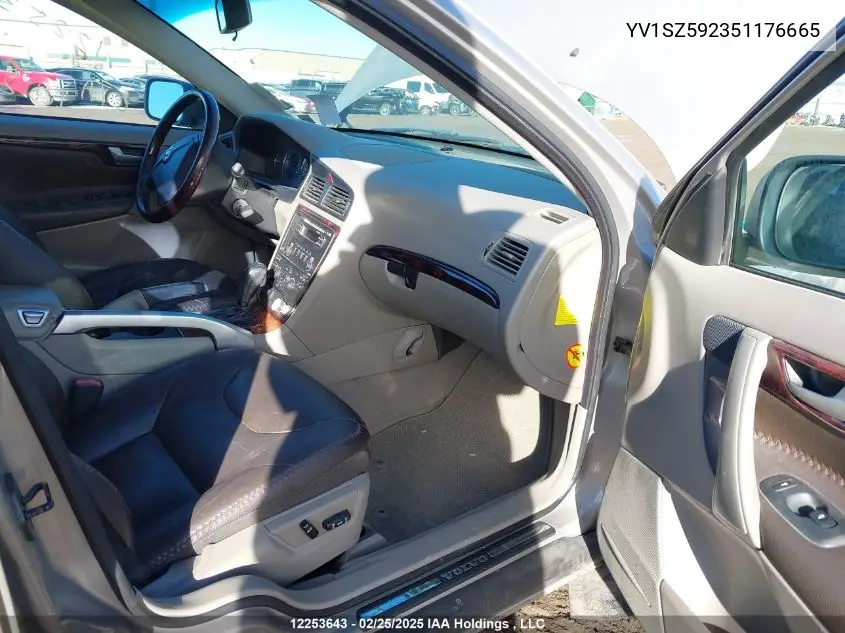 2005 Volvo Xc70 2.5T Awd VIN: YV1SZ592351176665 Lot: 12253643