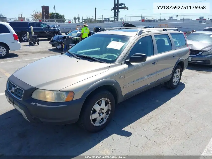 2005 Volvo Xc70 2.5T Awd VIN: YV1SZ592751176958 Lot: 42224060