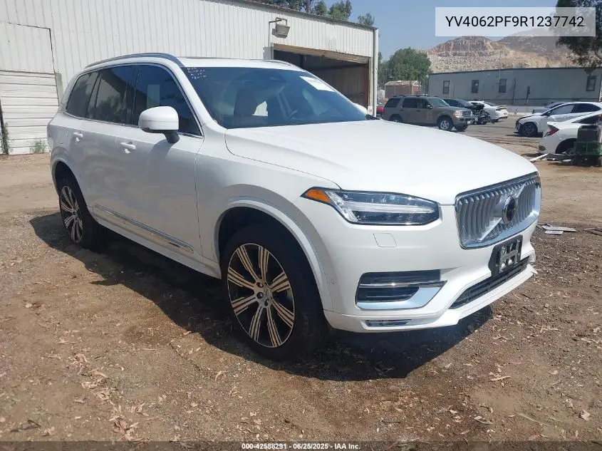 2024 Volvo Xc90 B6 Ultimate Bright Theme 7-Seater VIN: YV4062PF9R1237742 Lot: 42588291