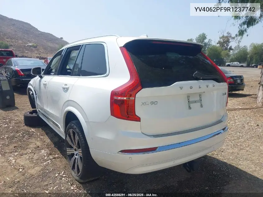 2024 Volvo Xc90 B6 Ultimate Bright Theme 7-Seater VIN: YV4062PF9R1237742 Lot: 42588291